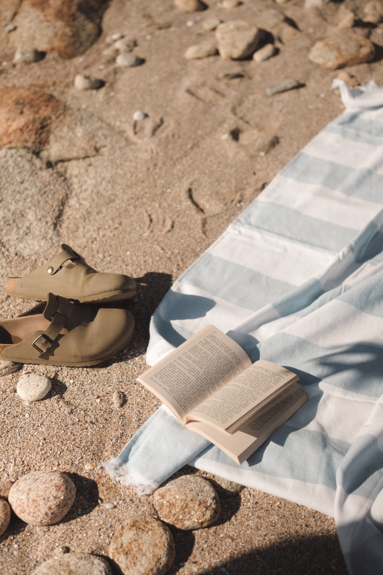 Hôtel du Château Combourg - lecture sur la plage de Saint-Malo