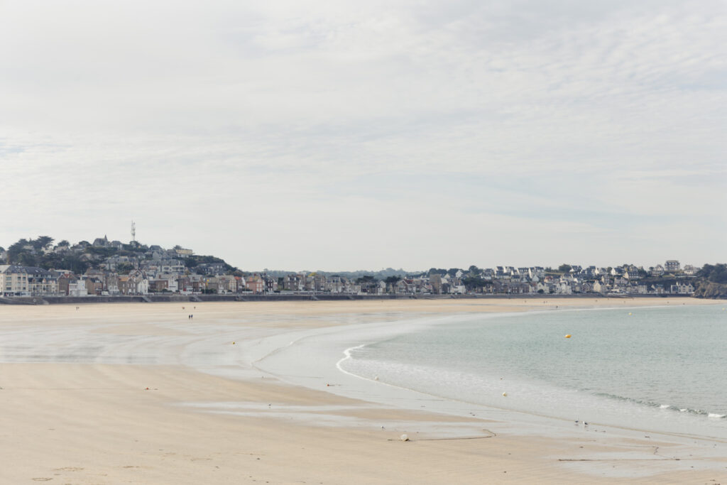 Hôtel golfeur en Bretagne 2 Plage de Pléneuf Val-André© Noémie Lefevre / Tourisme Bretagne