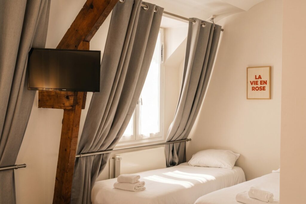 Hôtel de charme à Combourg | Entre Saint-Malo et Mont-Saint-Michel 14 Ch 19 lits jumeaux 2