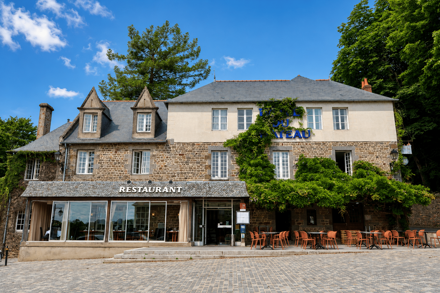 Hôtel randonneur en Bretagne 3 Façade de l'Hôtel du Château